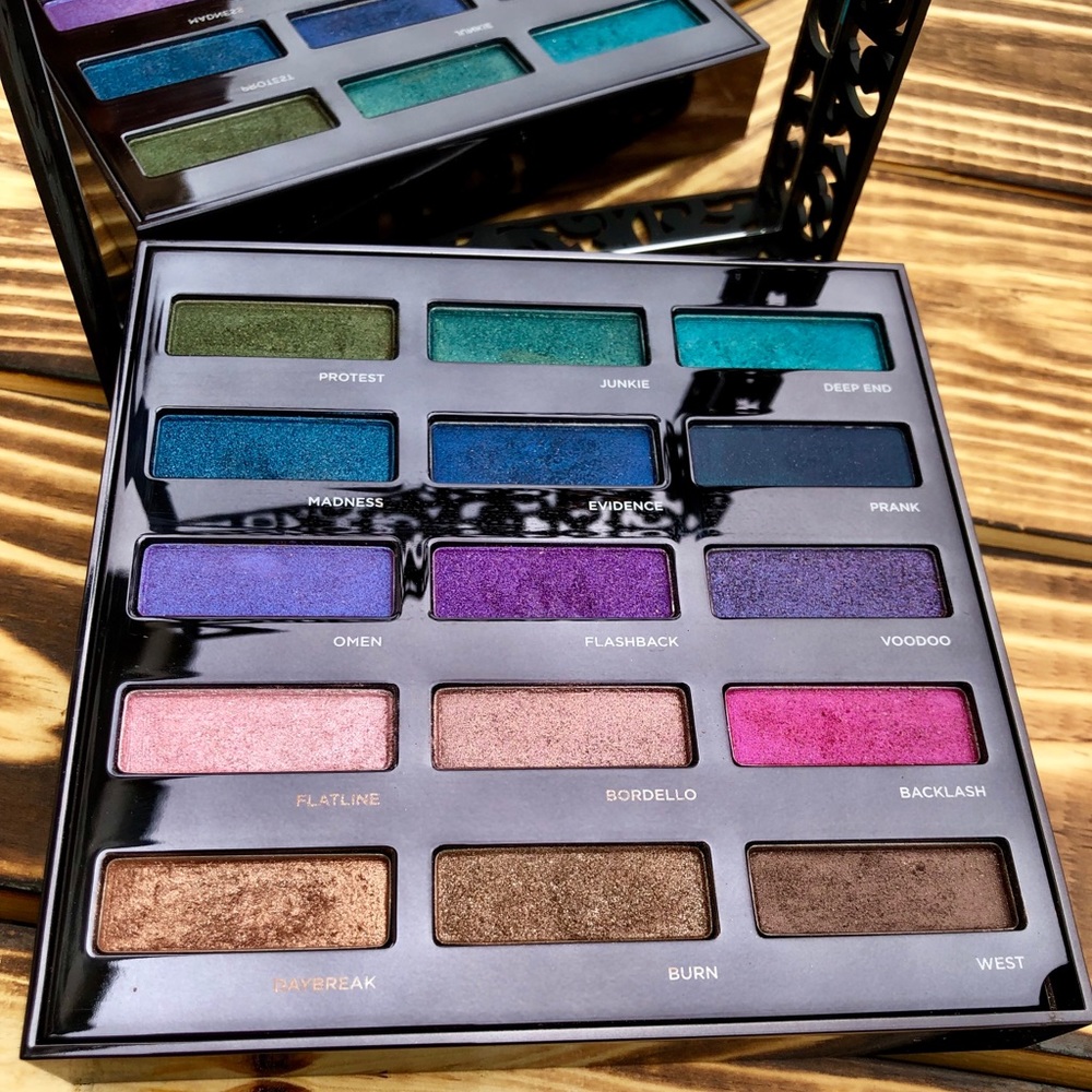 URBAN DECAY 💛 👁 Shadow Palette